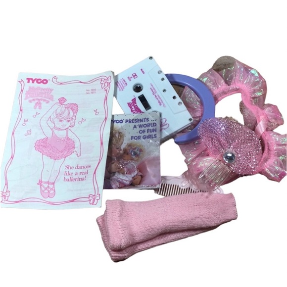 Vintage TYCO My Pretty Ballerina Doll &
Accessories - Picture 3 of 4